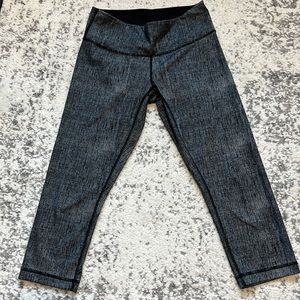 Lululemon Crop capri leggings size 6